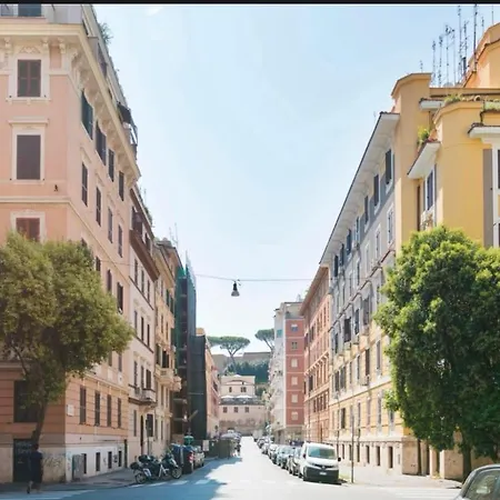 Elegant Steps From The Vatican Museums * Rzym